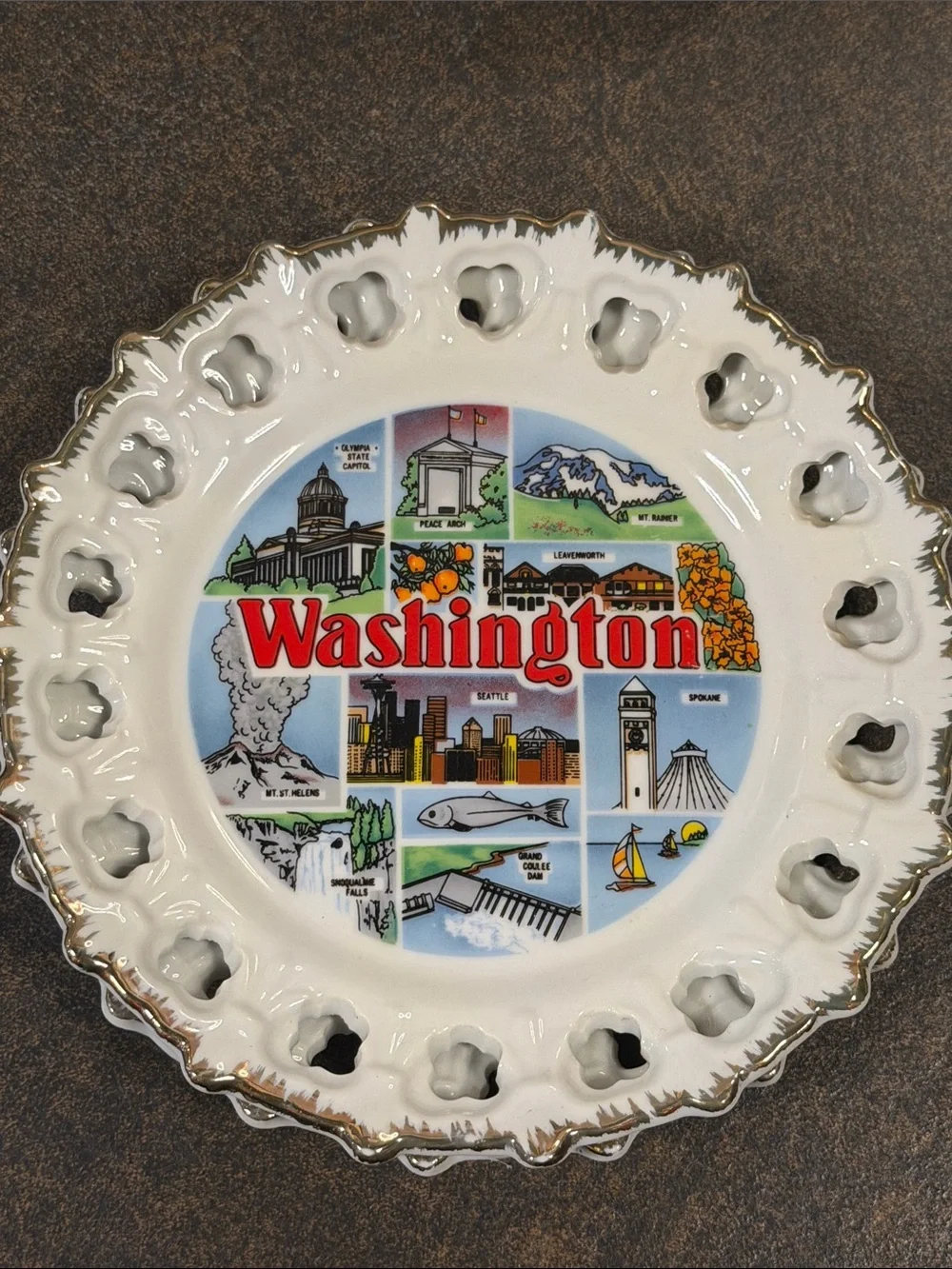 Washington Decorative Porcelain Souvenir Plate - White with Gold Trim